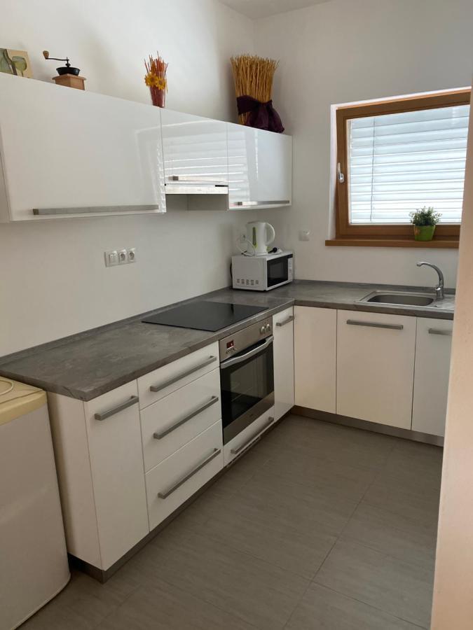 Apartman Hustopeče Eksteriør bilde